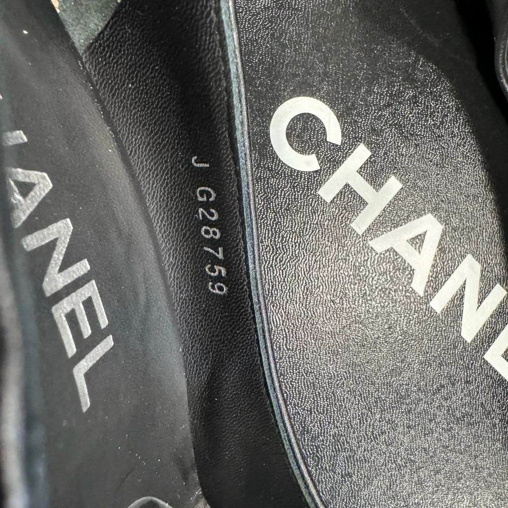 AUTHENTIC CHANEL 2013 Quilted Classic Pump size 37